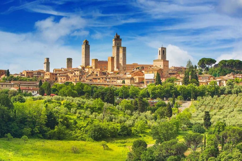Transfer Florence to Rome with stop in San Gimignano